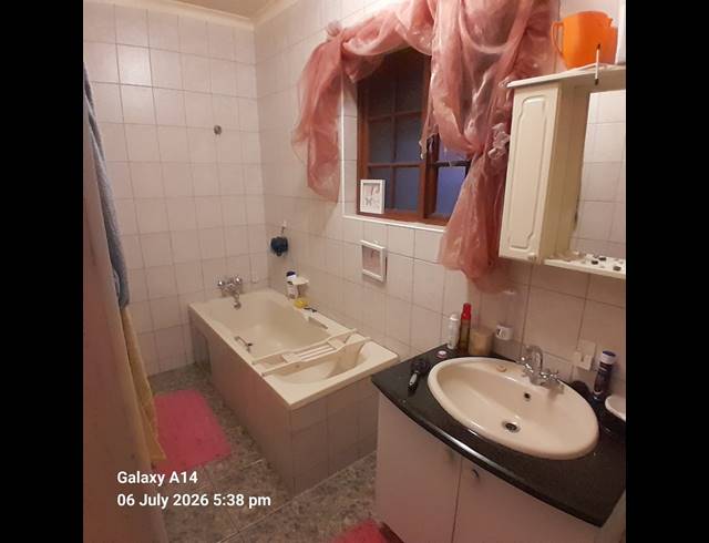 3 BEDROOM HOUSE FOR SALE IN SAFARI GARDENS